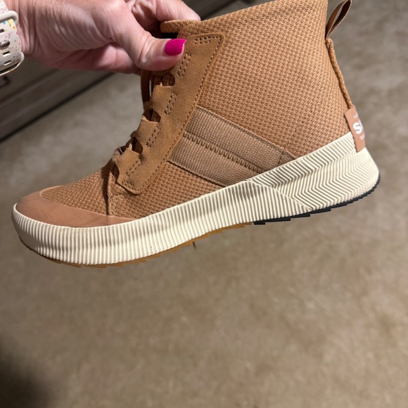 Sorel boots - Picture 5 of 8